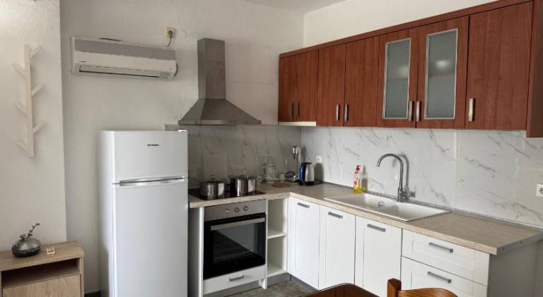 Holiday apartment with patio & barbeque — photo 3