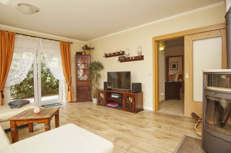 ruhig gelegene Ferienwohnung - Ferienhaus Weingarten FeWo zum Bodden — photo 5