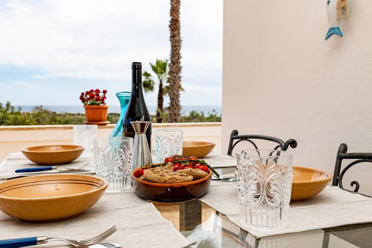 Vacation home with barbeque, yard & terrace | Sea view — photo 2