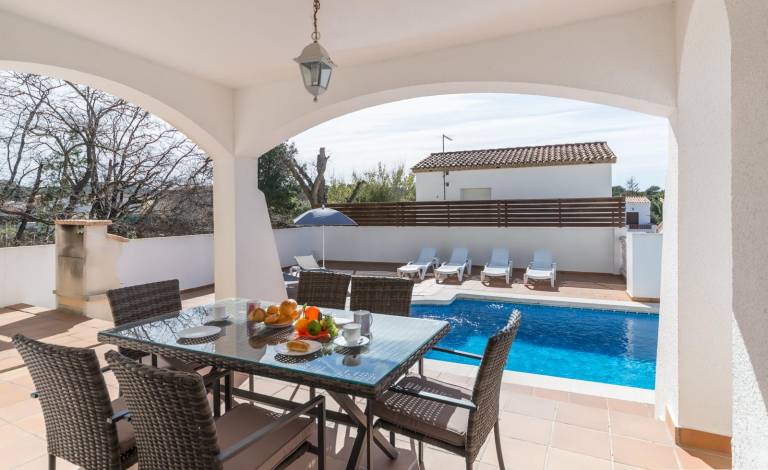 Villa with terrace, garden & barbeque — photo 3