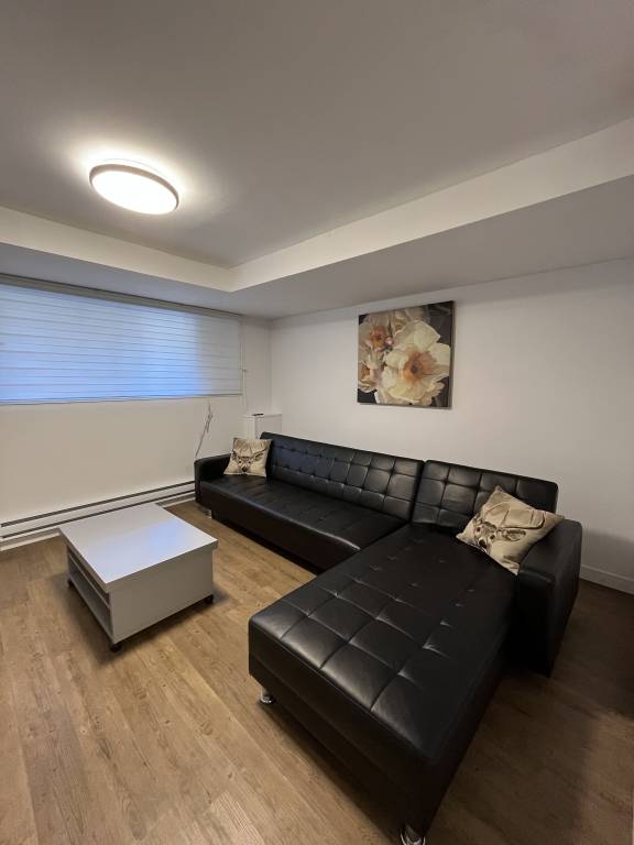 House Pointe-Claire
