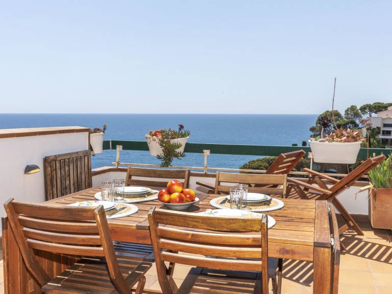 Holiday apartment with patio | Sea view — photo 2