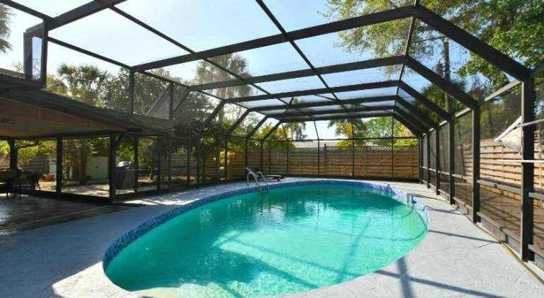 House with pool | Pets allowed in Sarasota, FL