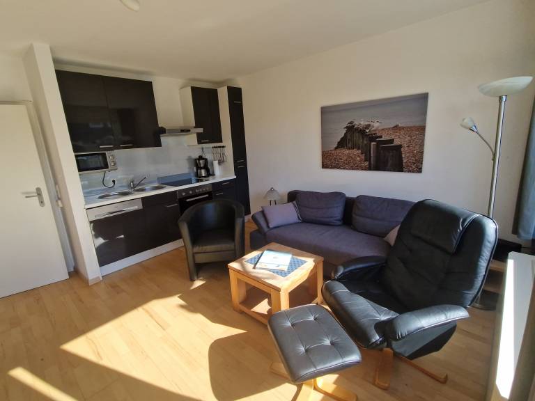 Rental apartment with grill, yard & patio | Garden view | Pet-friendly in Wangerland