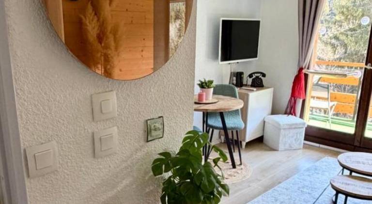 Holiday apartment with pool — photo 2