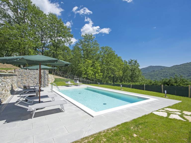 Vacation home with terrace, garden & pool | Nature view — photo 2