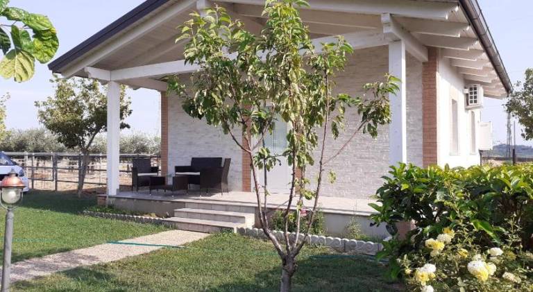 Rental apartment with patio & garden in Cosenza