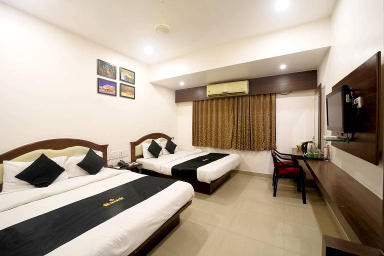 Hotel Saish in Rahata