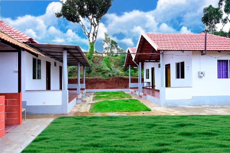 Vacation home with grill & garden | Pets allowed in Chikkamagaluru
