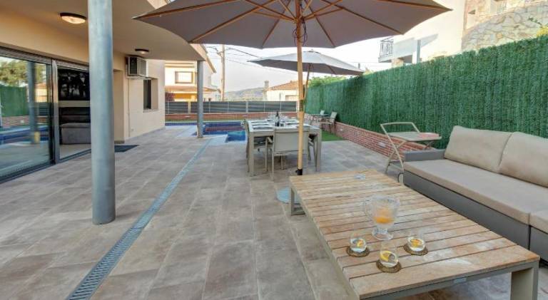 Villa with jacuzzi & pool | Dogs allowed — photo 5