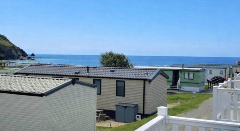 Vacation home with pool | Close to the beach | Pets are welcome in Aberystwyth
