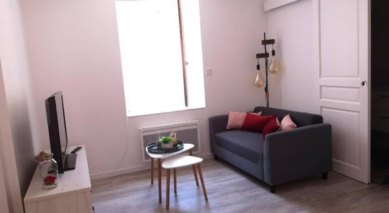 Pleasant rental apartment with terrace | Pets allowed — photo 2