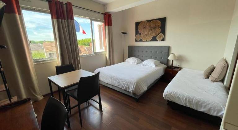 Serviced apartment with barbeque, yard & terrace — photo 2