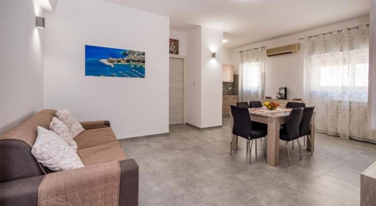 Apartment with hot tub | Pet-friendly — photo 2
