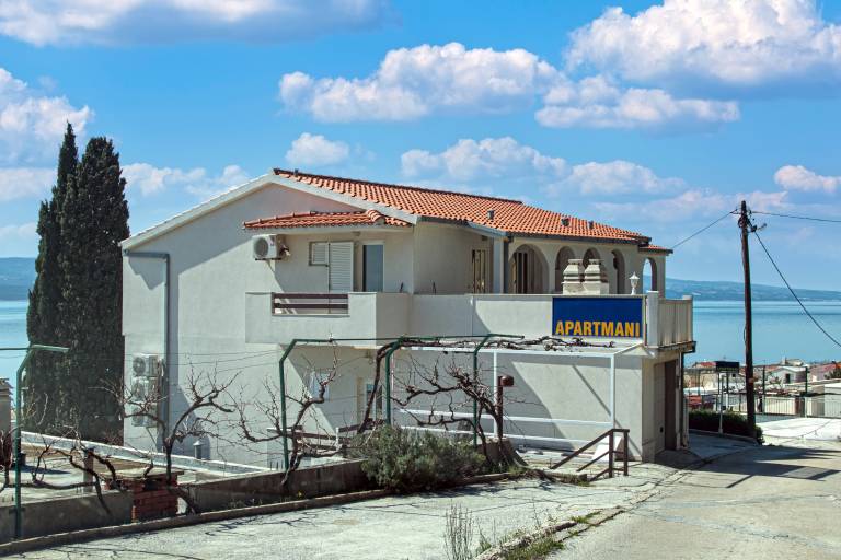 Two bedroom apartment with terrace and sea view Pisak, Omiš (A-5975-f) in Brela