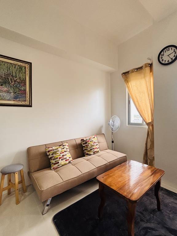 Dedicated room with pool & yard — photo 2
