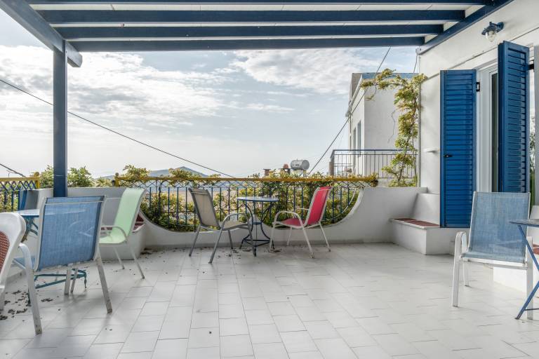 Private room with patio, barbecue & fast internet | Sea view in Amorgos