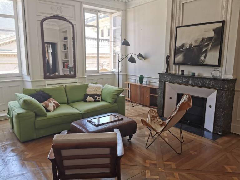Fully equipped pleasant vacation home | Next to Bordeaux Cathedral | Perfect for remote work | Pets are welcome in Bordeaux