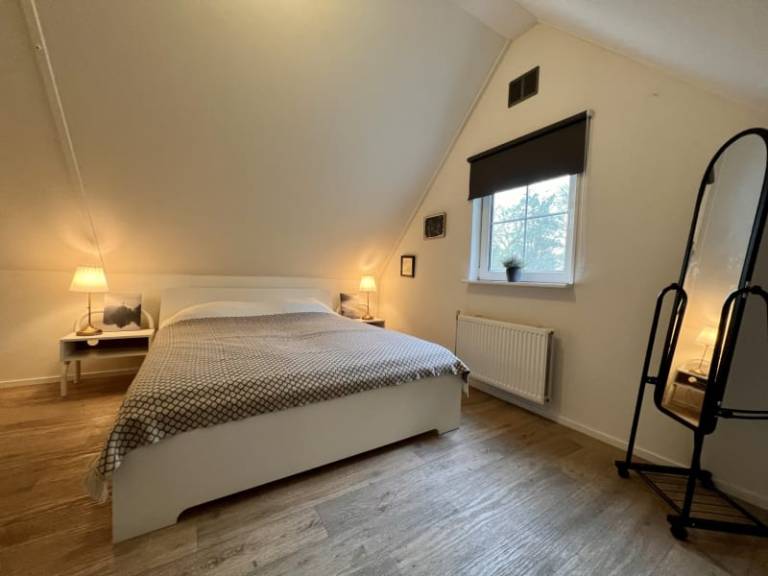 Ample villa with heated pool, garden & patio | Pets allowed — photo 5
