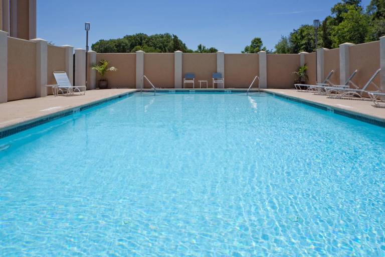 Holiday Inn Express Washington DC East- Andrews AFB By IHG — photo 2