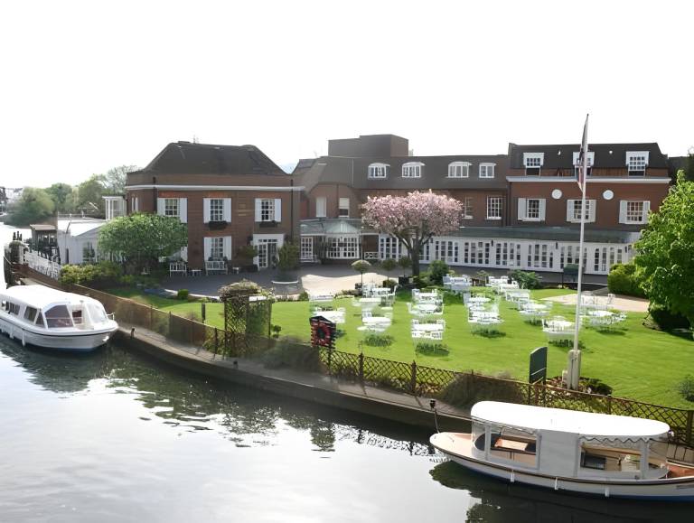 Macdonald Compleat Angler in Windsor