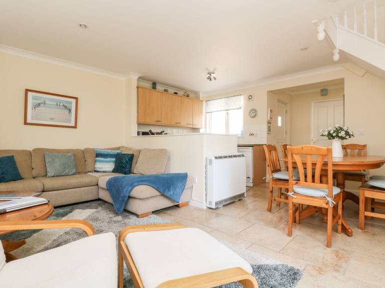 Cottage with garden | Beach view — photo 3