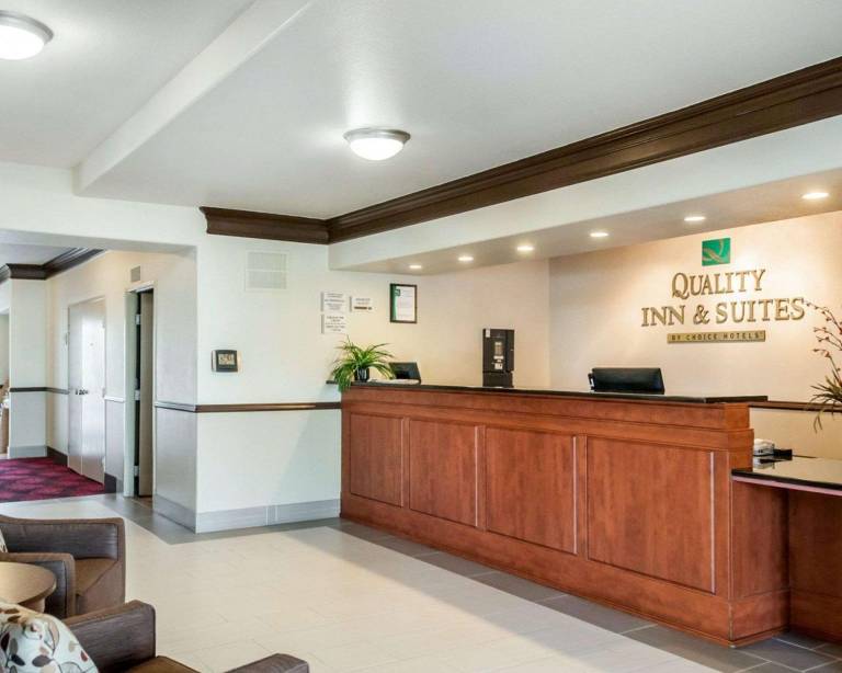Quality Inn & Suites Albuquerque West — photo 4