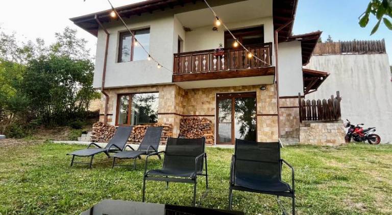 Villa with yard, terrace & barbecue | Pets are welcome — photo 5
