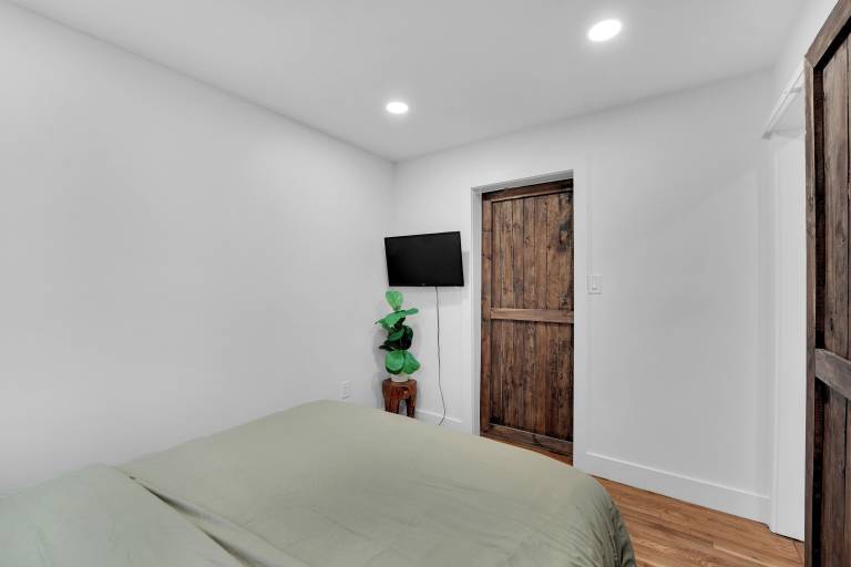 Condo  Milltown