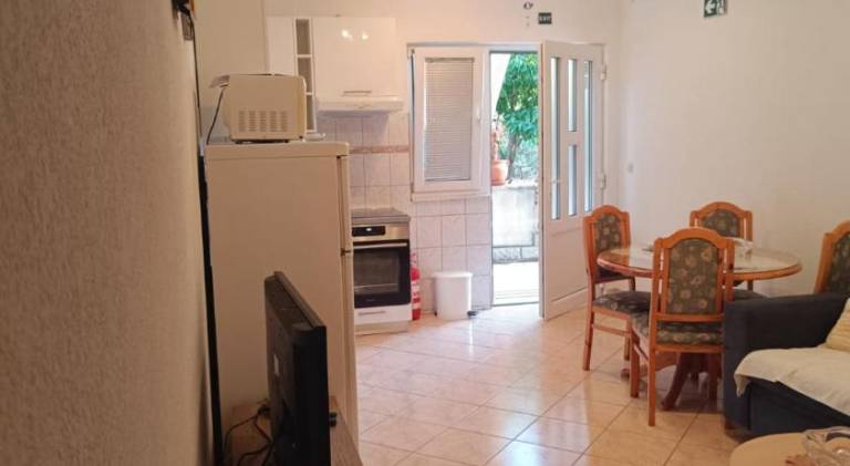 Apartment with 1 room for 4 persons — photo 2