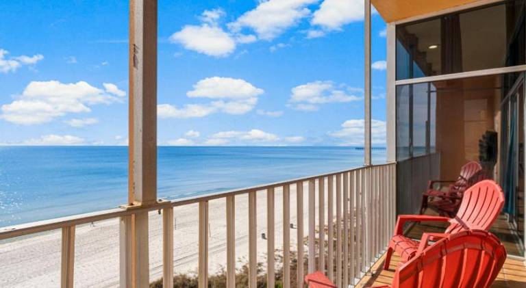 Spacious rental apartment with barbeque | Next to the beach | Pet-friendly — photo 4