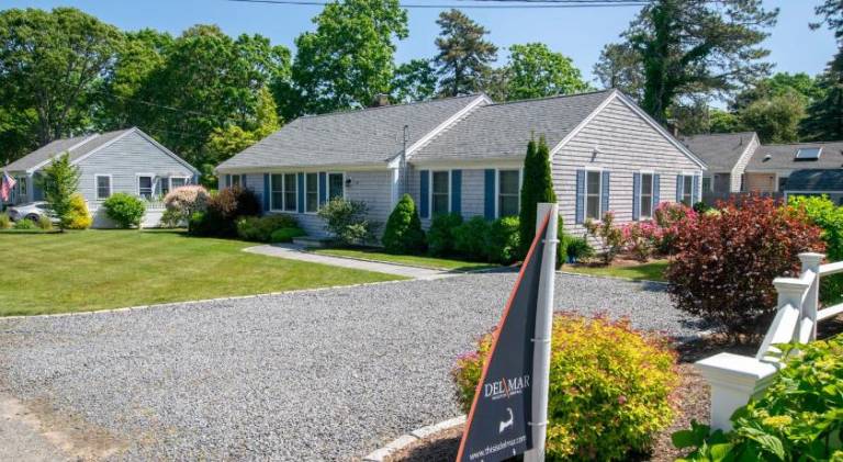 Vacation home with 3 rooms for 6 persons in Dennis Port, MA