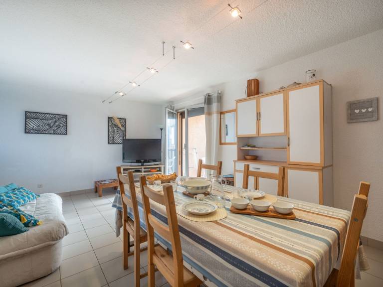 Holiday apartment with terrace — photo 2
