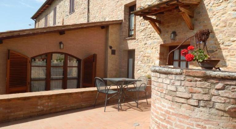 House with barbecue, yard & terrace — photo 3