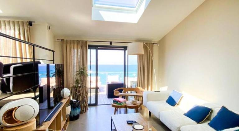 Fully equipped villa with terrace, hot tub & barbeque | Beach nearby | Perfect for remote work | Pets are welcome — photo 2