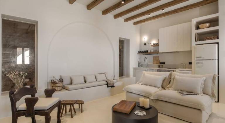 Fully equipped villa with patio, yard & jacuzzi | Good for workation | Pets allowed — photo 2