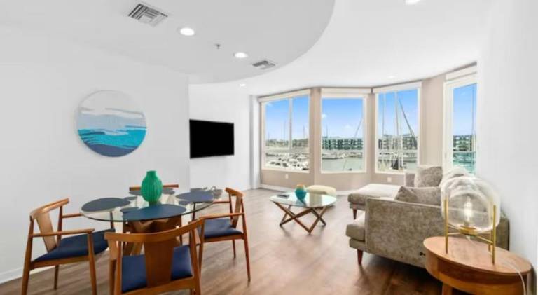 Harbor Views Retreat By Venice Beach In Marina DR in Santa Monica, CA