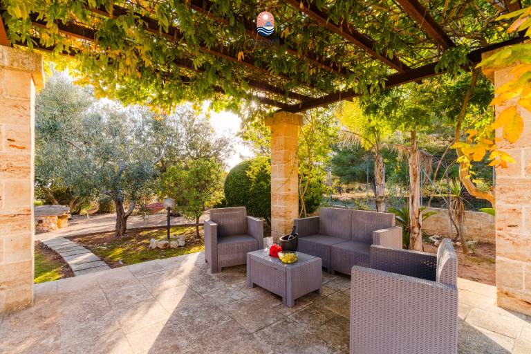 Wonderful villa with garden, BBQ & private pool | Panoramic view | Pets allowed — photo 4