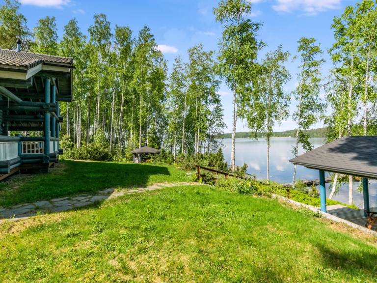 Fully equipped vacation home with sauna & patio | Nature view | Pets allowed — photo 3