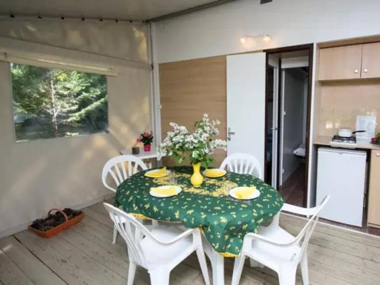Family-oriented mobile home with terrace & heated pool | Dogs allowed — photo 5