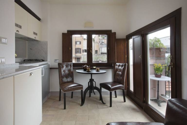 Nice holiday apartment with patio | Next to Trevi Fountain | Pets allowed — photo 2