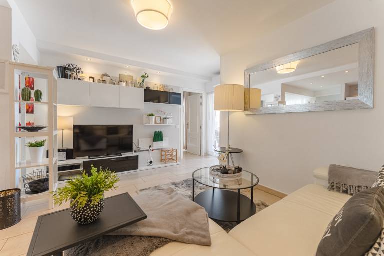 Fully equipped pleasant apartment with yard, terrace & heated pool | Pets allowed — photo 5
