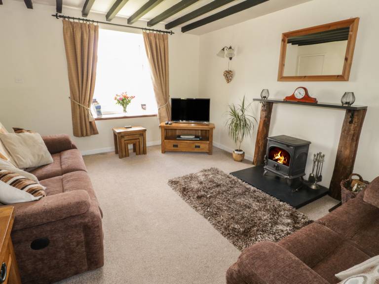 Children-friendly wonderful cottage with yard | Pets are welcome — photo 3