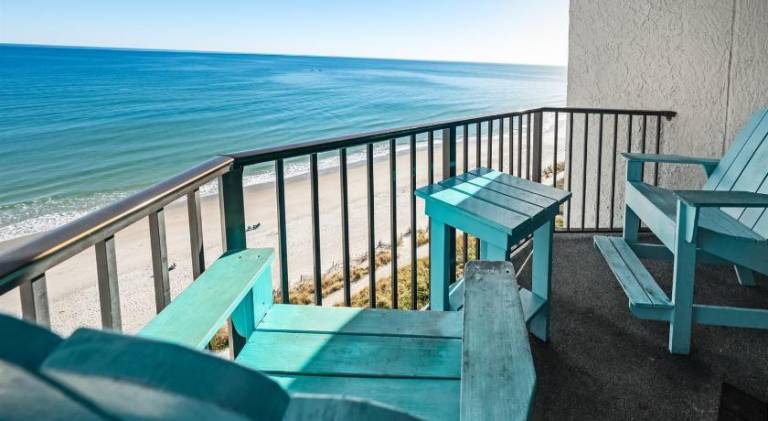 Pets welcome, direct oceanfront, poolside, 1 bedroom — photo 3