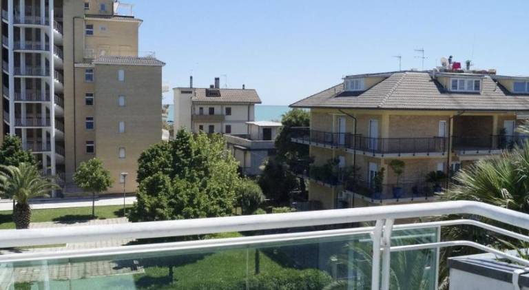 Holiday apartment with terrace & garden — photo 2