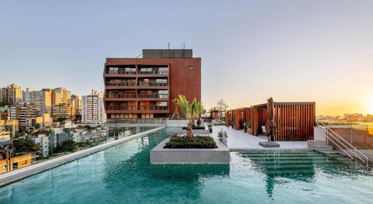 Holiday apartment with patio & pool — photo 4