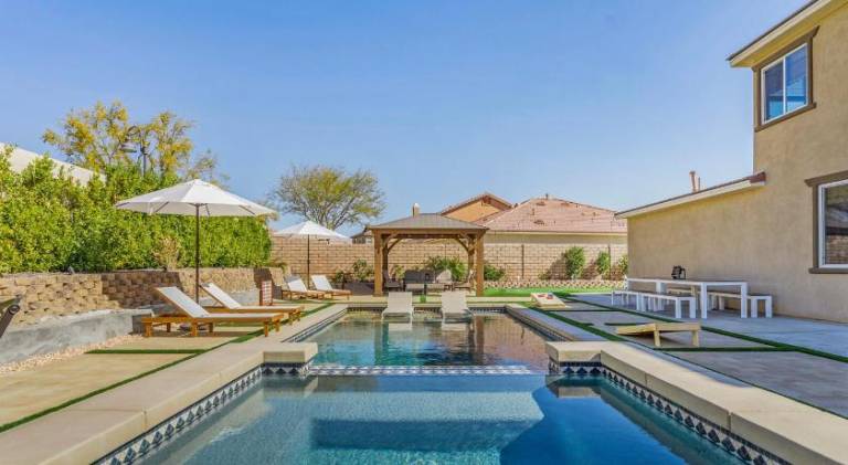 House with pool & jacuzzi in Indio, CA