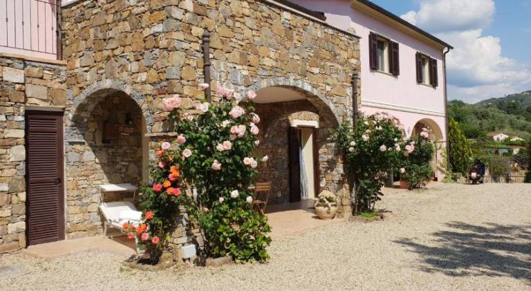 Holiday apartment with 2 rooms for 5 persons in Imperia