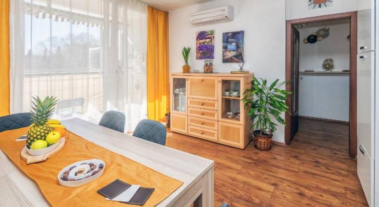 Holiday apartment with 2 rooms for 4 persons in Split