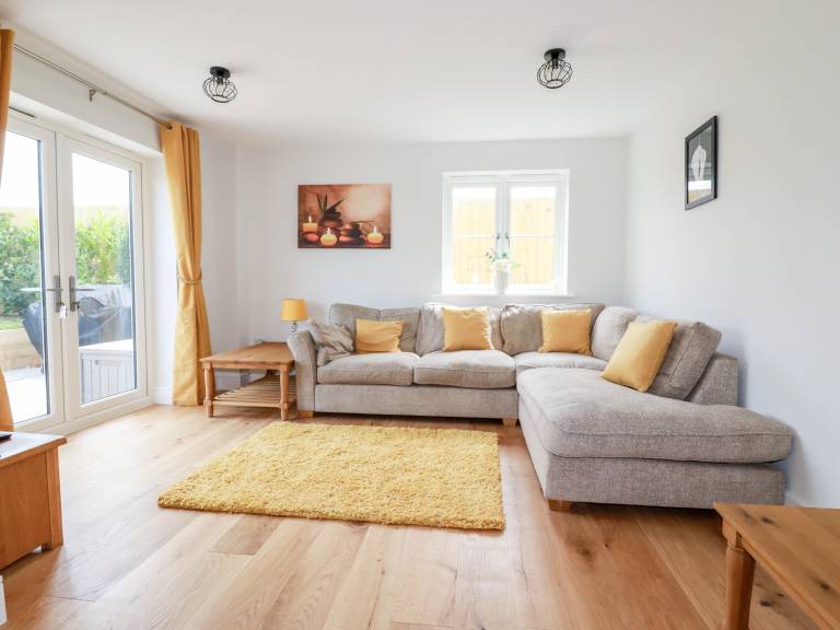 Family-oriented pleasant cottage with garden | Beach view | Dogs allowed — photo 4